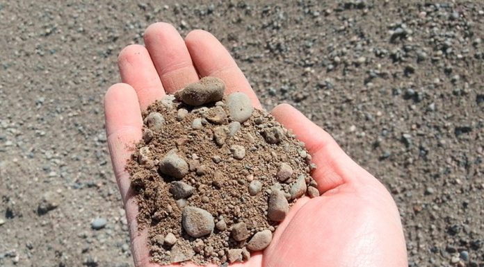 Смесь из песка и гравия