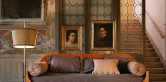 Антикварные диваны — роскошная и уникальная мебель