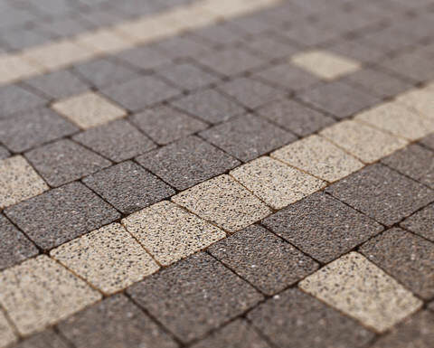 Почему тротуарная плитка востребована и какие ее разновидности популярны