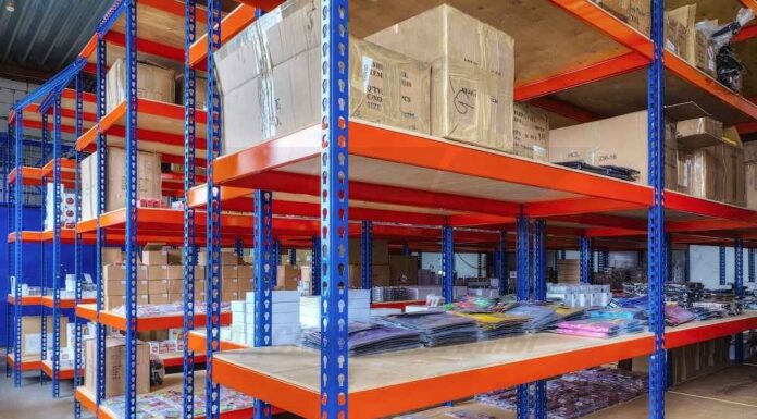 Почему на складах используют именно металлические стеллажи