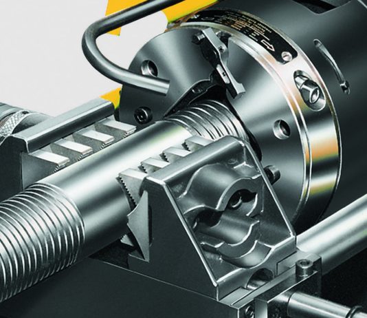 Почему резьбонарезной станок удобнее ручного инструмента