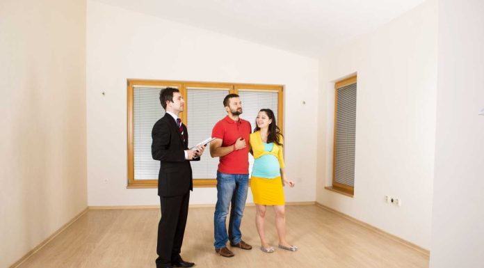 Зачем приглашают специалиста при осмотре квартиры в новостройке