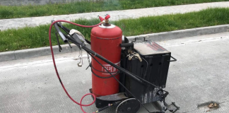 Оборудование для заливки швов битумом: ручные заливщики швов битумом