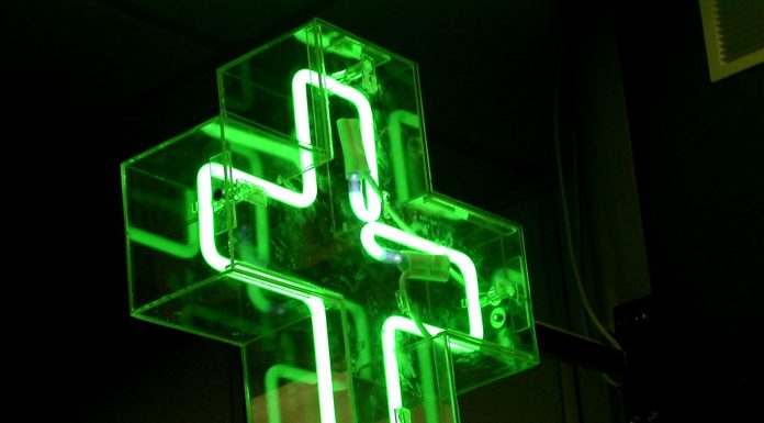 Как выбрать светящуюся рекламу: советы