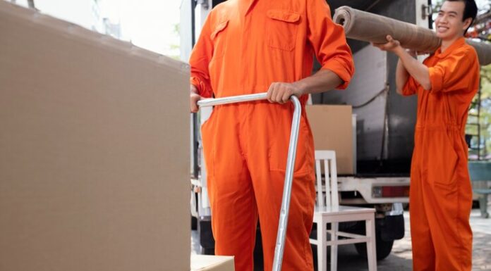 Перевозка вещей с грузчиками: как сделать процесс эффективным и безопасным