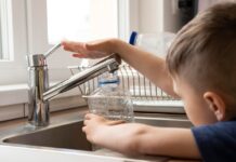 Кухонный кран с фильтром для чистой воды